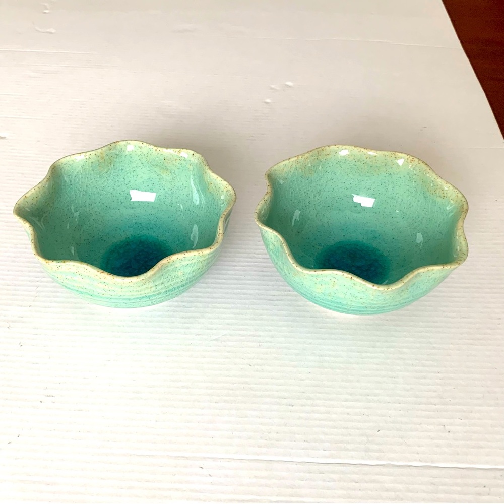 Set of 2 light green ceramic bowls candy bowl nuts bowls with lace finish mouth